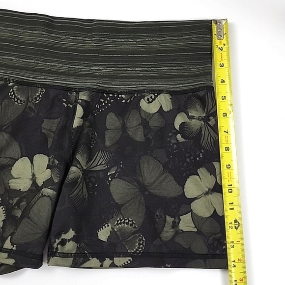 Lululemon Biggie So Fly Butterfly Fatigue Green Training Short 5" Inseam Size 10 - Picture 9 of 11